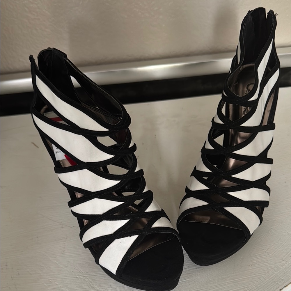 Carlos by Carlos Santana Black and White Strappy Heels